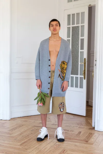 Look 10
